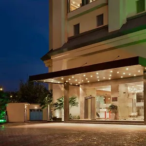 Hotel Ramada By Wyndham New Pitampura