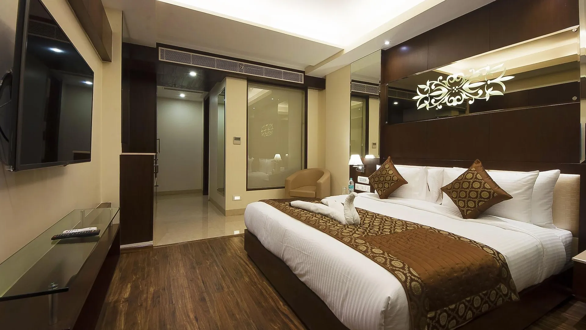 Hotel Golden Grand Delhi