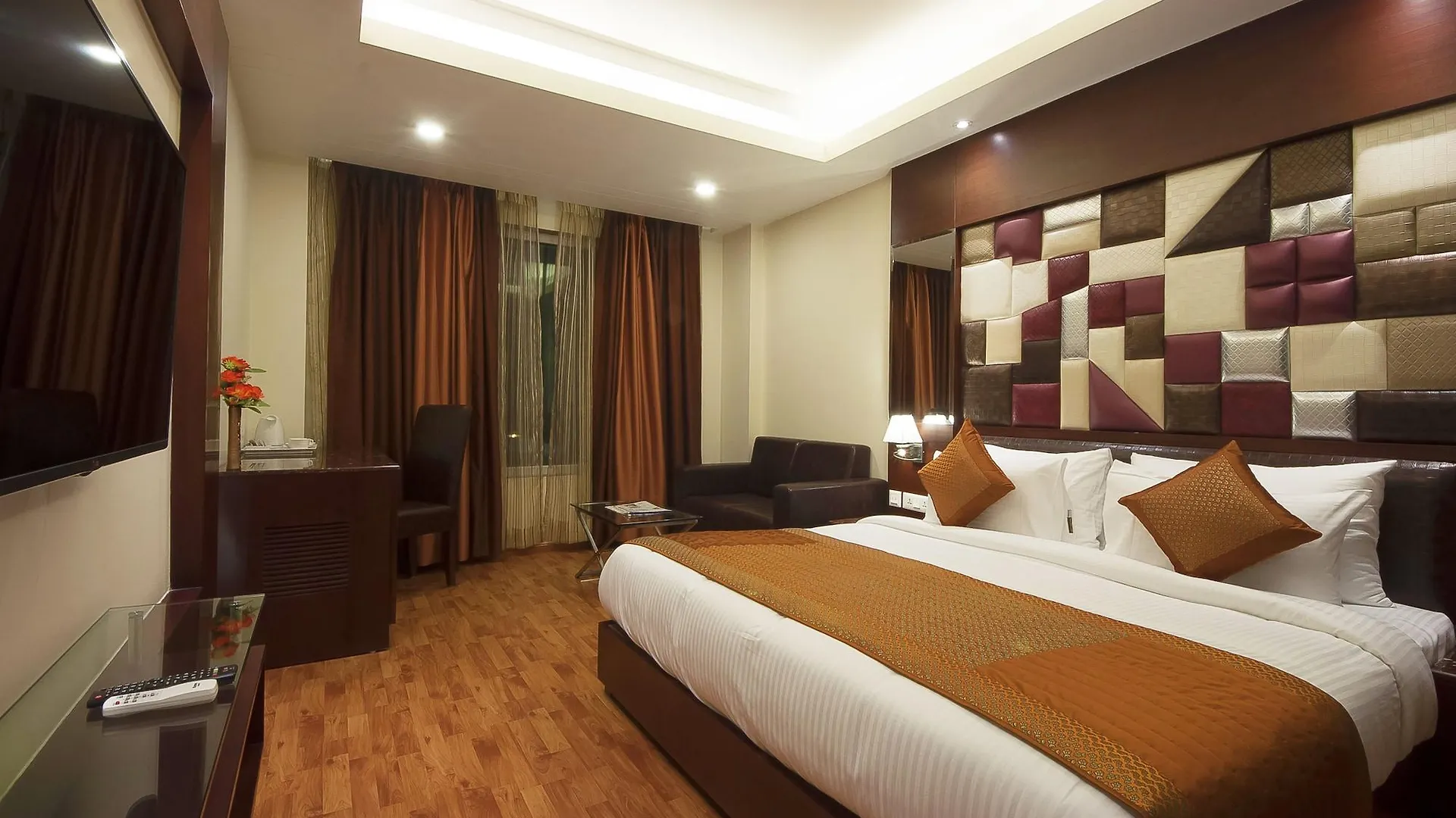 Hotel Golden Grand Delhi