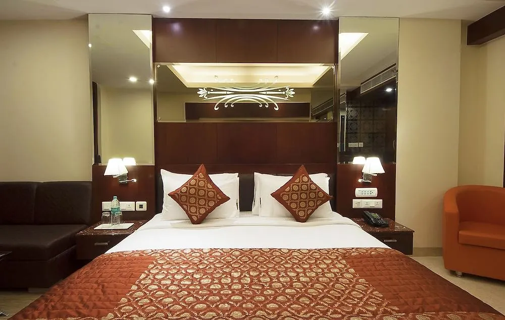 Hotel Golden Grand Delhi