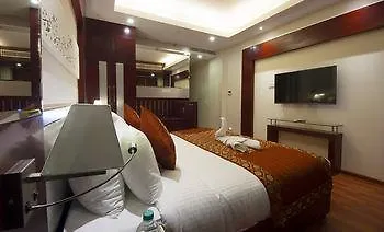 Hotel Golden Grand Delhi