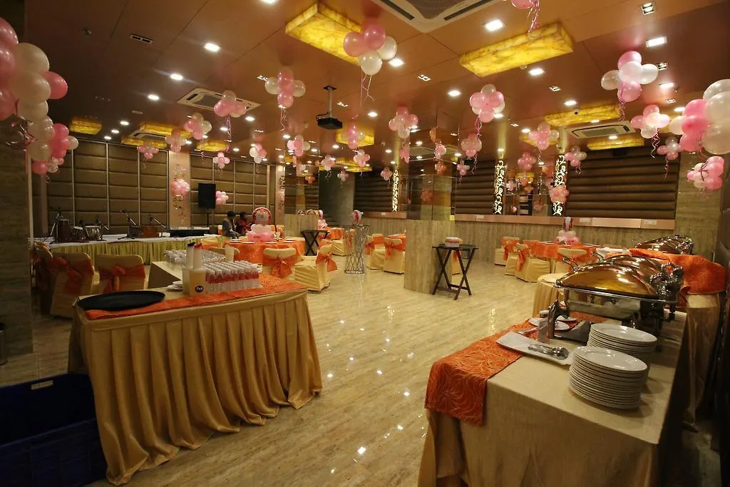 Hotel Golden Grand Delhi