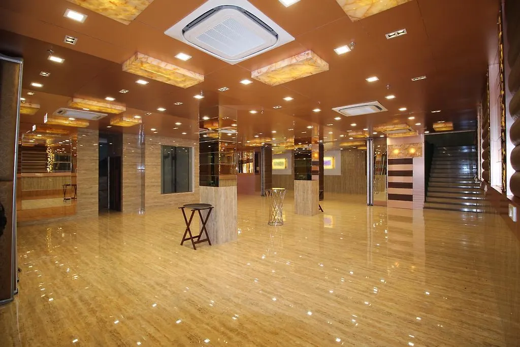 Hotel Golden Grand Delhi  4*, Delhi (National Capital Territory of India)