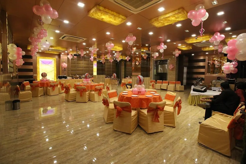 Hotel Golden Grand Delhi