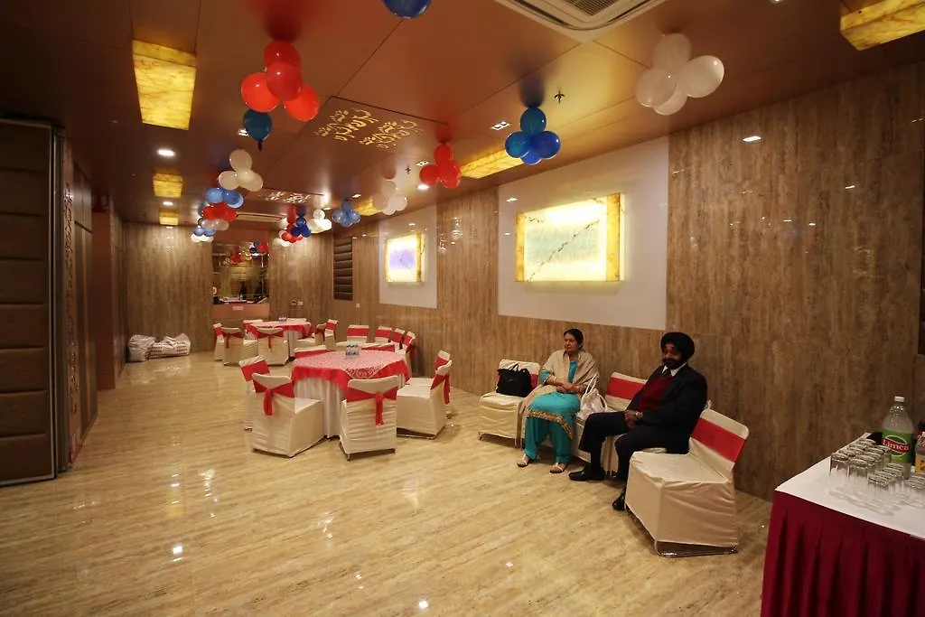 Hotel Golden Grand Delhi