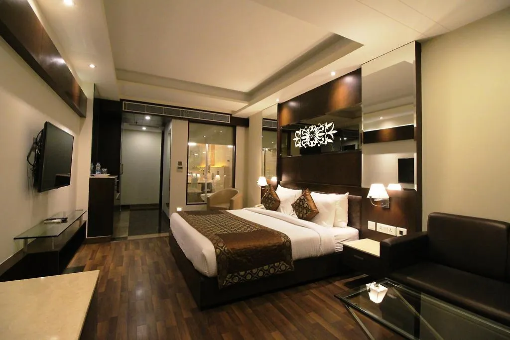 Hotel Golden Grand Delhi  4*, Delhi (National Capital Territory of India)