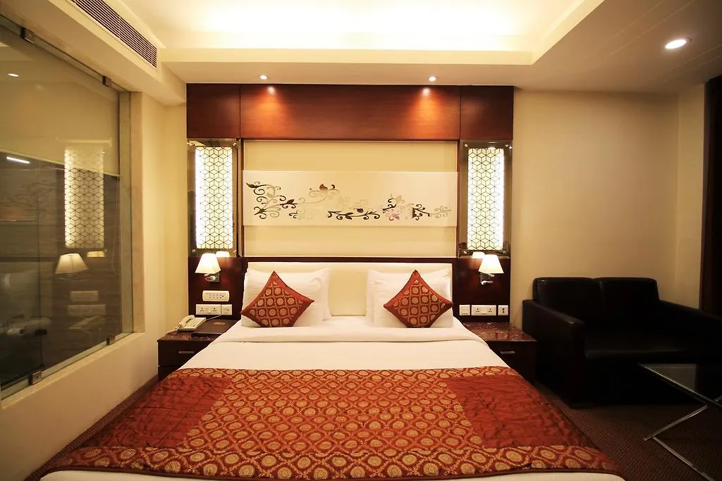 Hotel Golden Grand Delhi