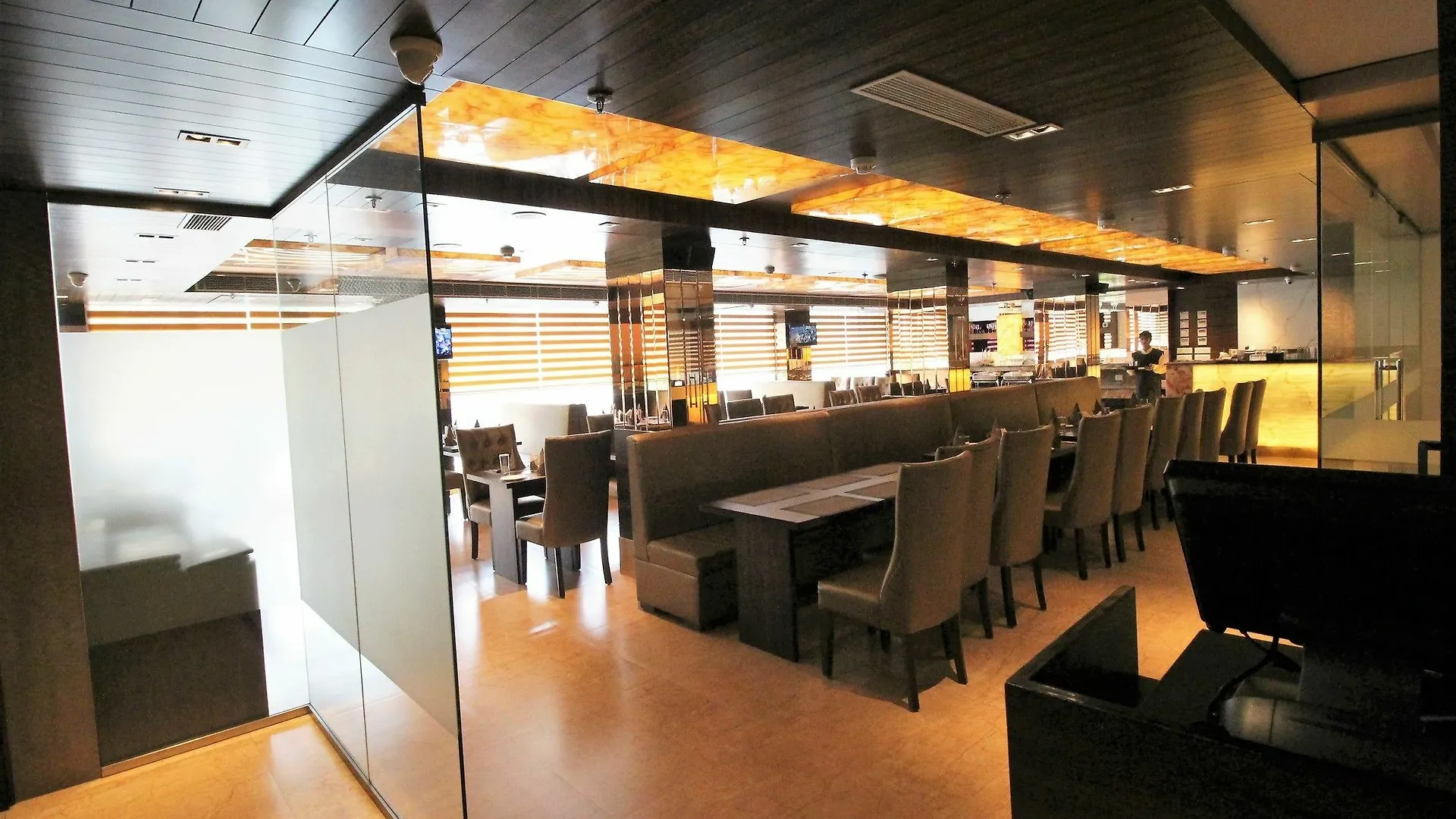 Hotel Golden Grand Delhi